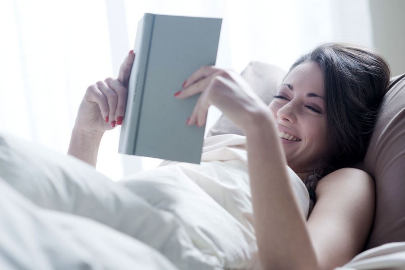 Can The Habit Of Reading A Book In Bed Really Hurt The Eyes? Can The Habit Of Reading A Book In Bed Really Hurt The Eyes?